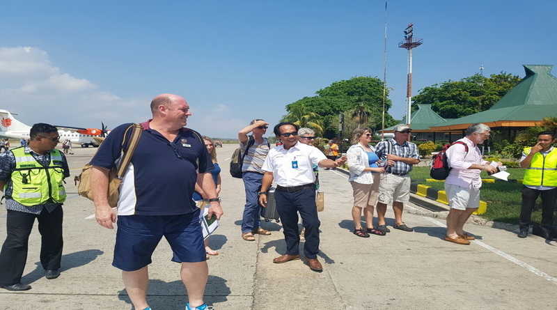 bandara-eltari-sambut-turis-2