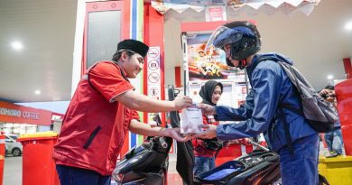 Pertamina Patra Niaga Semarakkan Ramadan dengan Berbagi Takjil dan Layanan SPBU Bernuansa Religi untuk Masyarakat