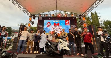 Meriah! Ribuan Konsumen Saksikan Pengundian UKH di Pacitan