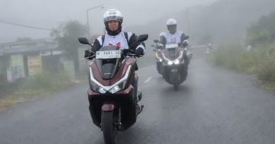 Kabut Menghalangi Pandangan? Terapkan Teknik Berkendara Aman Saat Mengendarai Motor Matic