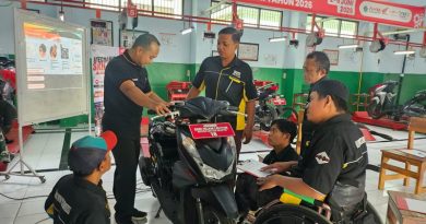 SMKS ISLAM 1 KOTA BLITAR Wujudkan Vokasi Berdampak Melalui Pelatihan Mekanik bagi Komunitas DMI