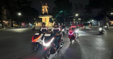 Cuaca Berubah-ubah, Kenali Cara Aman Berkendara Motor
